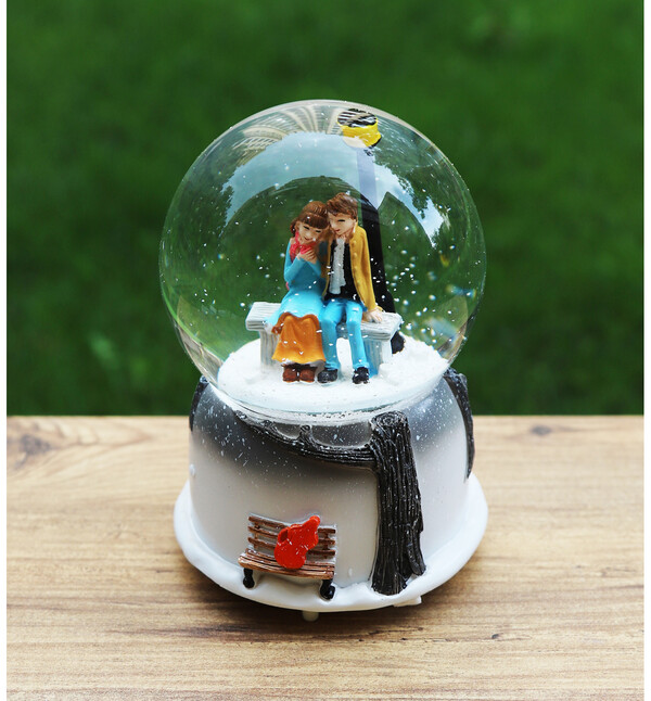 Kış Masalı Orta Boy Otomatik Renkli Müzikli Kar Küresi