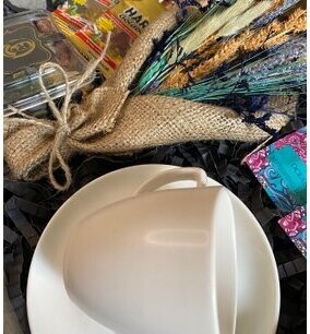 Kişiye Özel Fotoğraf Çerçeveli Kuru Çiçek Buketli Fincan Kahve Hediye Kutusu