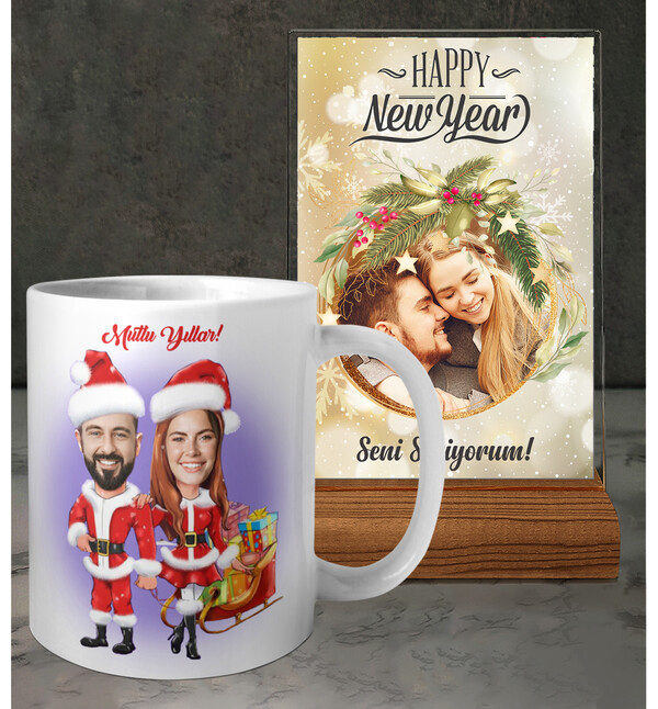 Kişiye Özel Fotoğraflı ve İsimli Yılbaşı Kadın Erkek Karikatürü Tasarımlı Beyaz Kupa ve Fotoğraflı ve Mesajlı Yeni Yıl Tasarımlı Masaüstü Plak oh1226