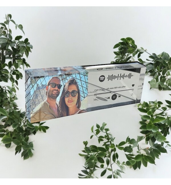 Kişiye Özel Tasarlanan Fotoğraflı Spotify Şarkı Barkodlu Kalın Akrilik Masaüstü Fotoğraf Çerçevesi Plaket
