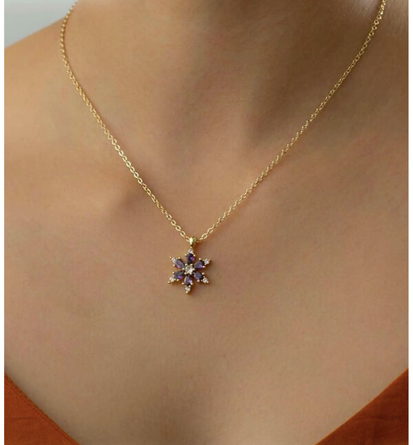 Lotus Çiçeği Altın Kaplama Zirkon Taşlı Kadın Kolye