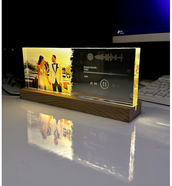 Işıklı Kişiye Özel Fotoğraflı Spotify Şarkı Barkodlu 3D Led Lamba Kalın Akrilik Masaüstü Plak Gece Lambası Fotoğraf