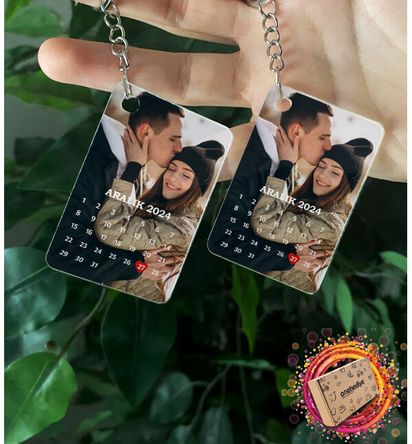 Kişiye Özel Tasarlanan Fotoğraflı Takvim Tasarım 2 Adet Anahtarlık