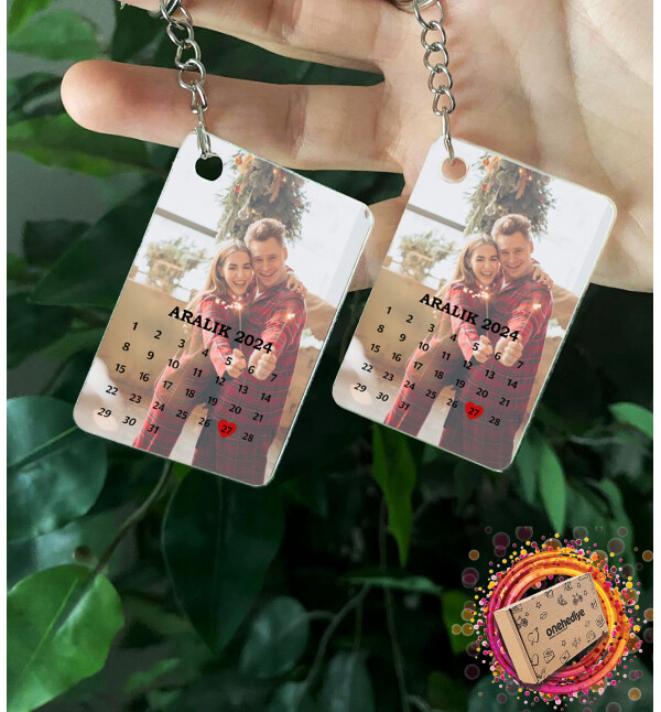 Kişiye Özel Tasarlanan Fotoğraflı Takvim Tasarım 2 Adet Anahtarlık