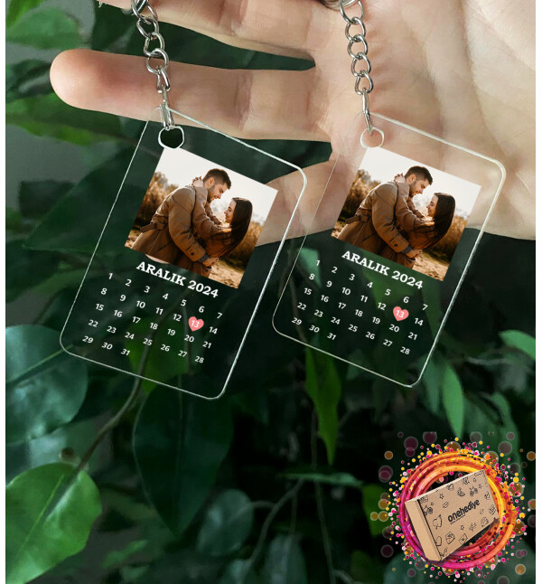 Kişiye Özel Tasarlanan Fotoğraflı Takvim Tasarım 2 Adet Anahtarlık