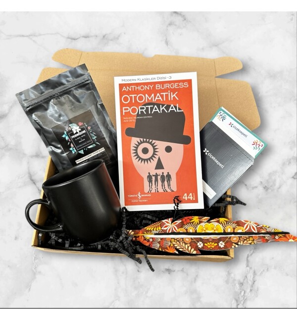 Kitap Seçmeli Filtre Kahve Siyah Kupa Tütsü Hediye Seti